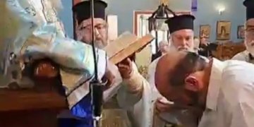 Σε κλίμα βαθιάς συγκίνησης η χειροτονία του Κριτσώτη π. Νεκταρίου Κοκκίνη στην Κάρπαθο