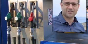 «Συμπληγάδες» ακρίβειας – Ανατιμήσεις, καθημερινότητα και τουρισμός