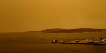 Η άμμος από την Αφρική κάλυψε τον Άγιο Νικόλαο (βίντεο)