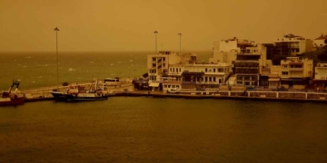 Η άμμος από την Αφρική κάλυψε τον Άγιο Νικόλαο (βίντεο)