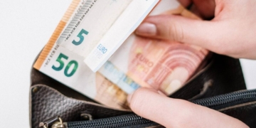 Ξεκινά «ξεκαθάρισμα» σε επιδόματα και κρατικές ενισχύσεις