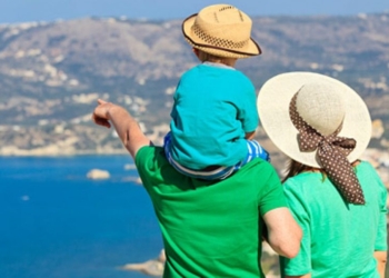 Παράταση μέχρι τη Δευτέρα για τα vouchers «Κοινωνικού Τουρισμού»