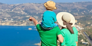 Παράταση μέχρι τη Δευτέρα για τα vouchers «Κοινωνικού Τουρισμού»