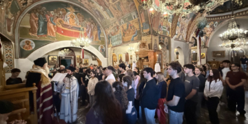 Πλήθος μαθητών στην Ιερά Παράκληση για τους  διαγωνιζόμενους στις Πανελλήνιες Εξετάσεις στον Ιερό Ναό Παναγίας Ελεούσας Ιεράπετρας