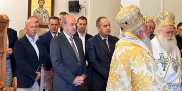 Το ιερό λείψανο της Αγίας Φωτεινής στον πανηγυρίζοντα Ιερό Καθεδρικό Ναό Αγίας Φωτεινής στην Ιεράπετρα