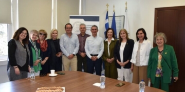 Δωρεά εξοπλισμού στο Ιατρείο του ΕΛΜΕΠΑ από το Δίκτυο Παρέμβασης Γυναικών Κρήτης