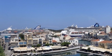 Σημαντική ημέρα για το λιμάνι του Αγίου Νικολάου με την ταυτόχρονη άφιξη δύο κρουαζιερόπλοιων
