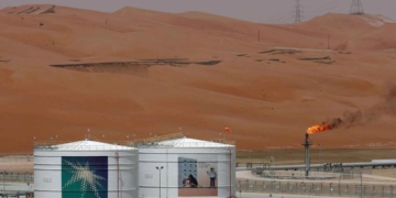 Σ. Αραβία: Ο πετρελαϊκός κολοσσός Aramco προειδοποιεί ότι οι αγορές ίσως να μην επιστρέψουν στην κανονικότητα μέχρι το 2027