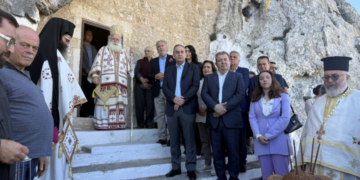 Η εορτή του Αγίου Πνεύματος στον φερώνυμο σπηλαιώδη Ναό της Ενορίας Αρμένων Σητείας