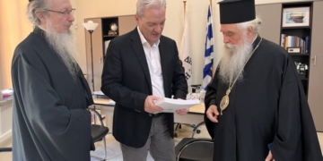 Επίσκεψη του Σεβασμιώτατου Αρχιεπισκόπου Σινά Συμεών στον Δήμαρχο Ηρακλείου Αλέξη Καλοκαιρινό