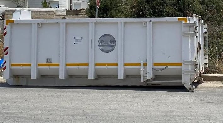 Ιεράπετρα: Λόγω βλάβης δεν θα τοποθετεί ο μεγάλος σιδερένιος κάδος συλλογής ογκωδών αντικειμένων