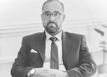 Το Δημόσιο Ξέχασε τον Πολίτη:  Η αλαζονεία, η αδιαφορία και η κατάρρευση της έννοιας της Δημόσιας Υπηρεσίας