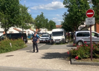 Γαλλία: Νεκρά από αφυδάτωση δίδυμα κοριτσάκια 15 μηνών, στο νοσοκομείο τα 4 αδέρφια τους – Συνελήφθησαν οι γονείς
