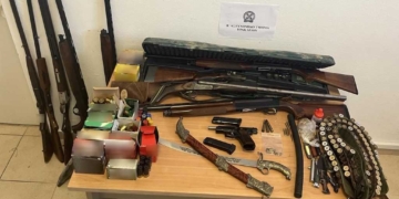 Μπαλωθιές σε γλέντι οδήγησαν σε πέντε συλλήψεις στο Ηράκλειο – Κατασχέθηκαν 10 όπλα και εκατοντάδες φυσίγγια
