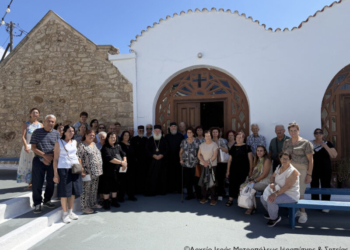 Ο Σεβ. Μητροπολίτης Ιεραπύτνης και Σητείας κ. Κύριλλος υποδέχθηκε και συνόδευσε τον Θεοφιλ. Επίσκοπο Νεαπόλεως κ. Πορφύριο και προσκυνητές από την Κύπρο