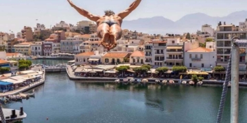 Cliff Diving 2026: οι πιο εντυπωσιακές βουτιές στον Άγιο Νικολάο