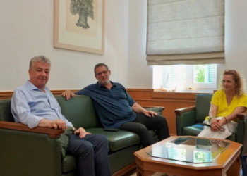Συνάντηση του Περιφερειάρχη Κρήτης με τον Πρόεδρο του Παγκοσμίου Συμβουλίου Κρητών για το 7ο Παγκόσμιο Συνέδριο
