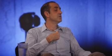 O Γρηγόρης Δημητριάδης μιλά στον Θανάση Λάλα για όλα: Την πολιτική διαδρομή του, τη θητεία στο Μαξίμου, τις κόντρες με επιχειρηματίες