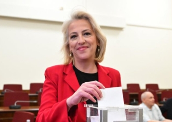 Η Ρένα Δούρου νέα πρόεδρος της ΚΟ του ΣΥΡΙΖΑ-ΠΣ
