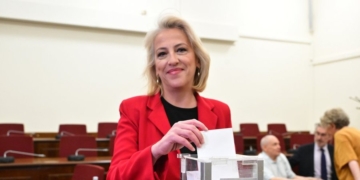 Η Ρένα Δούρου νέα πρόεδρος της ΚΟ του ΣΥΡΙΖΑ-ΠΣ