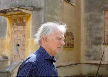 «Σπιναλόγκα:  Η μάχη κατά του στίγματος και  η βαθιά φιλία του Ζουλιέν Γκριβέλ  με τον Μανώλη Φουντουλάκη»