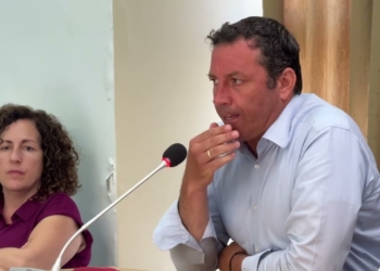 Μ. Μενεγάκης: «Δεν υιοθετώ τις μομφές κατά της προέδρου – Το Δημοτικό Συμβούλιο λειτούργησε σωστά»