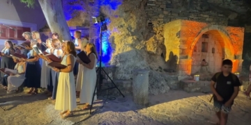 Μελωδική βραδιά στην Κρήνη της Λίμνης με το Χορωδιακό Σύνολο «Μελωδία» (ΒΙΝΤΕΟ)