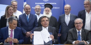 Γ. Πλακιωτάκης: Ένα δίκαιο αίτημα ετών έγινε πράξη – Υπεγράφη η σύμβαση για τα δύο μεγάλα αρδευτικά έργα του Λασιθίου