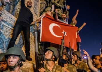 Τουρκία: Σχεδόν 1.000 εντάλματα σύλληψης, δύο μέρες πριν την επέτειο 10 ετών από το αποτυχημένο πραξικόπημα