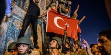 Τουρκία: Σχεδόν 1.000 εντάλματα σύλληψης, δύο μέρες πριν την επέτειο 10 ετών από το αποτυχημένο πραξικόπημα