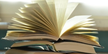 ΔΥΠΑ: Ξεκινούν αύριο οι αιτήσεις για τις 150.000 επιταγές αγοράς βιβλίων