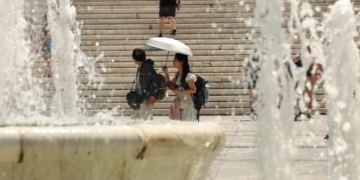 Στο «κόκκινο» ο υδράργυρος – Σε ποιες περιοχές θα αγγίξει τους 41°C σήμερα, πότε αλλάζει το σκηνικό του καιρού