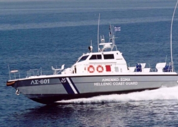 Ιεράπετρα: Επιχείρηση διάσωσης μετά τη βύθιση αλιευτικού