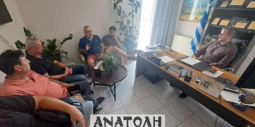 Συγκέντρωση διαμαρτυρίας πολιτών έξω από την Τροχαία Αγίου Νικολάου για κυκλοφοριακές ρυθμίσεις και πρόστιμα (βίντεο)