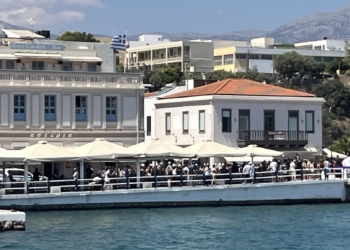 Άγιος Νικόλαος: Δρακόντεια μέτρα ασφαλείας στην πόλη – Διαμαρτυρία για την άφιξη του ισραηλινού κρουαζιερόπλοιου Crown Iris