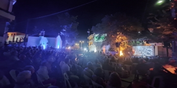 Από ρεμπέτικο και λαϊκό μέχρι blues/rock – Με πρόγραμμα για όλα τα γούστα ξεκίνησε το 10ο Φεστιβάλ Πλατείας στη Νεάπολη (βίντεο)