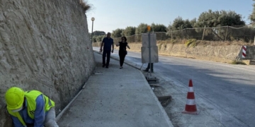 Στα έργα οδικής ασφάλειας στο ΙΤΕ και ανάπλασης της πλατείας Ελευθέρνης ο Δήμαρχος Ηρακλείου Αλέξης Καλοκαιρινός