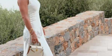 Emily Abraham: Η εκατομμυριούχος influencer που μαγεύτηκε από το Μεραμπέλλο!
