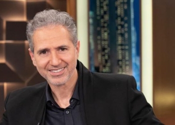 Πέθανε ο τραγουδιστής Δημήτρης Κόκοτας σε ηλικία 57 ετών