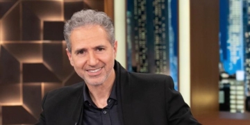 Πέθανε ο τραγουδιστής Δημήτρης Κόκοτας σε ηλικία 57 ετών