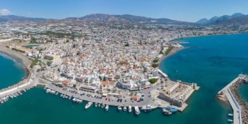 Μια ξεχωριστή καλλιτεχνική συνάντηση στο στέκι νεολαίας Ιεράπετρας
