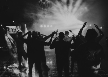 Ένα μεγάλο καλοκαιρινό street party στους εμπορικούς δρόμους της Σητείας