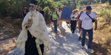 Με πομπή η εικόνα της Παναγίας μεταφέρθηκε από Μεσελέρους στη Μονή Βρυωμένης (βίντεο)