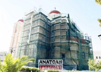 Στην πίσω πλευρά της Μεγάλης Παναγίας  μεταφέρθηκαν οι εργασίες αποκατάστασης
