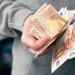ΟΠΕΚΑ: Πληρώνονται τα προνοιακά και διατροφικά επιδόματα Αυγούστου