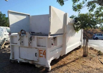 Μεταφορά του press container από το 4ο Δημοτικό Σχολείο Αγίου Νικολάου στην οδό Μίνωος