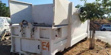 Μεταφορά του press container από το 4ο Δημοτικό Σχολείο Αγίου Νικολάου στην οδό Μίνωος