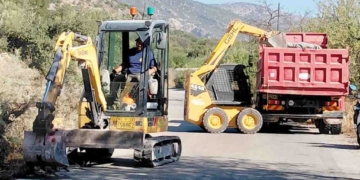 Συνεχίζονται οι εργασίες καθαρισμού στο επαρχιακό οδικό δίκτυο της Π.Ε. Λασιθίου