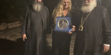 Καθήλωσε το κοινό η καταξιωμένη διεθνώς καλλιτέχνις Ευανθία Ρεμπούτσικα στη Μονή Τοπλού