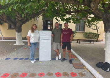 Δωρεά ψυγείο στο δημοτικό σχολείο Κριτσάς από τον ΑΟ Κριτσάς